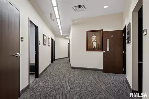 Entry Way - 501 E Capitol St, Springfield, IL 62701 photo 5 of 8
