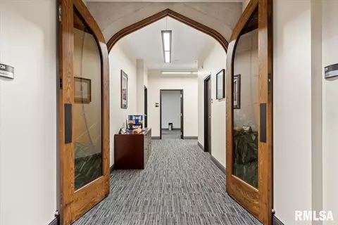 Entry Way - 501 E Capitol St, Springfield, IL 62701 photo 3 of 8