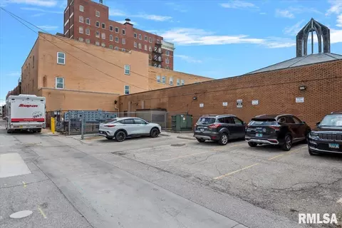 Exterior - 501 E Capitol St, Springfield, IL 62701 photo 6 of 9