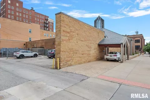 Exterior - 501 E Capitol St, Springfield, IL 62701 photo 5 of 9