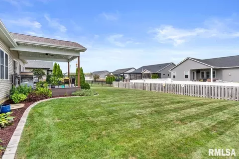 Exterior - 4713 Greenbriar Dr, Springfield, IL 62711 photo 7 of 9