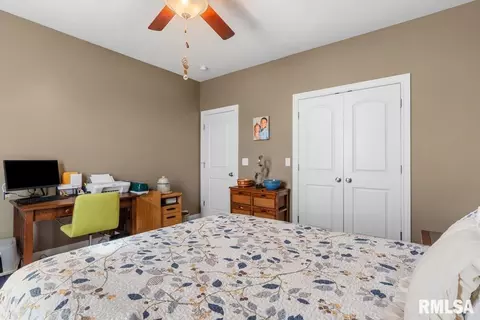 Bedroom - 4713 Greenbriar Dr, Springfield, IL 62711 photo 5 of 7