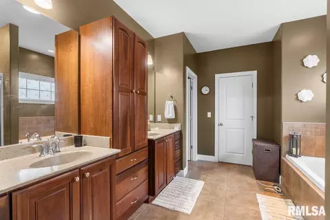Other - 4713 Greenbriar Dr, Springfield, IL 62711 photo 11 of 22