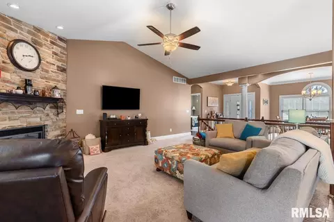Other - 4713 Greenbriar Dr, Springfield, IL 62711 photo 6 of 22