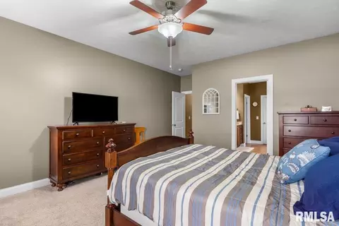Bedroom - 4713 Greenbriar Dr, Springfield, IL 62711 photo 3 of 7