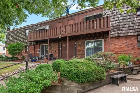 1900 Jeanette Ln, Springfield, IL 62702
