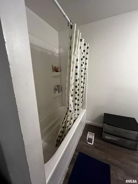 Bath - 620 W Lawrence St, Springfield, IL 62704 photo 1 of 4