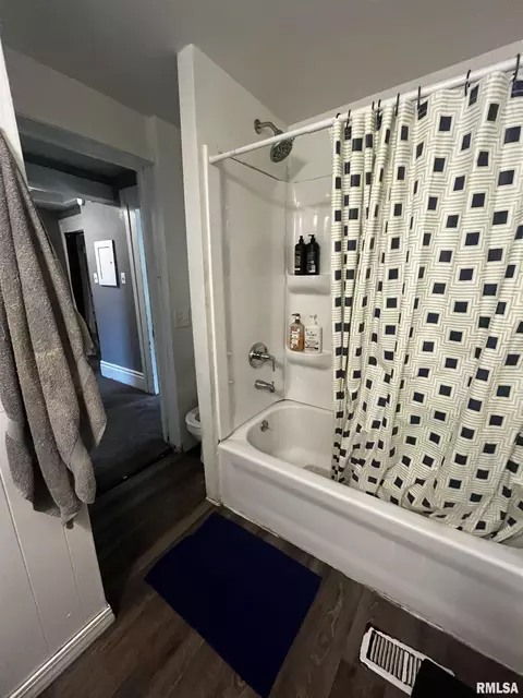 Bath - 620 W Lawrence St, Springfield, IL 62704 photo 2 of 4
