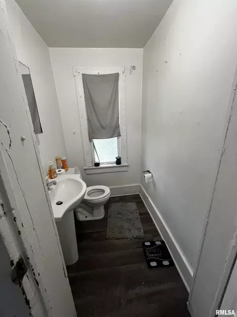 Bath - 620 W Lawrence St, Springfield, IL 62704 photo 4 of 4