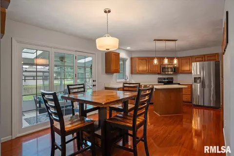 Dining - 306 Dover Dr, Chatham, IL 62629 photo 3 of 4