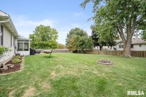 Exterior - 306 Dover Dr, Chatham, IL 62629 photo 5 of 10