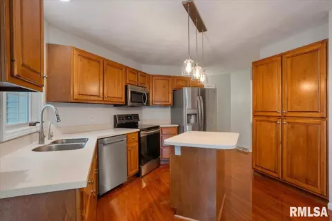 Kitchen - 306 Dover Dr, Chatham, IL 62629 photo 3 of 3