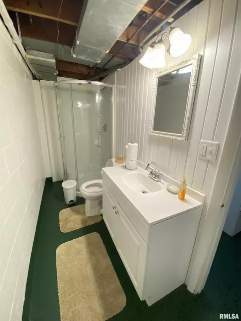Bath - 46 Circle Dr, Springfield, IL 62703 photo 3 of 3