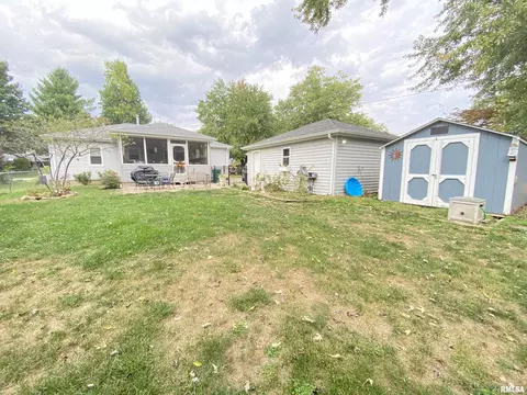 Exterior - 46 Circle Dr, Springfield, IL 62703 photo 3 of 7