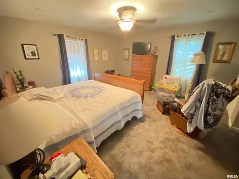 Bedroom - 46 Circle Dr, Springfield, IL 62703 photo 1 of 4
