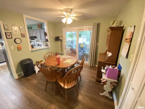Dining - 46 Circle Dr, Springfield, IL 62703 photo 1 of 2