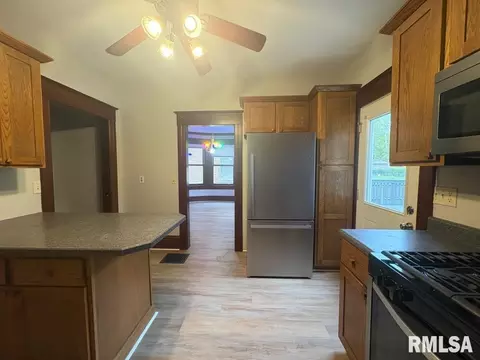 Other - 1036 W Washington St, Springfield, IL 62702 photo 2 of 14