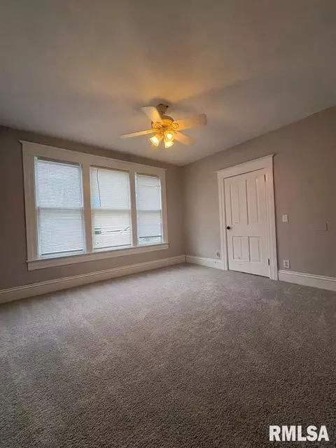 Bedroom - 1036 W Washington St, Springfield, IL 62702 photo 3 of 5