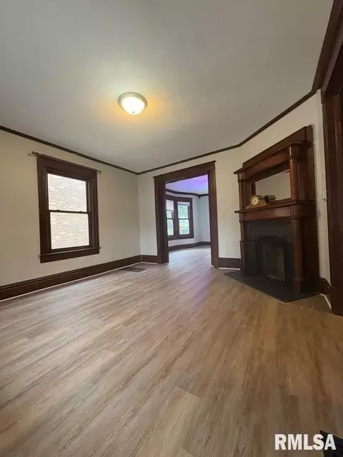 Living - 1036 W Washington St, Springfield, IL 62702 photo 2 of 2