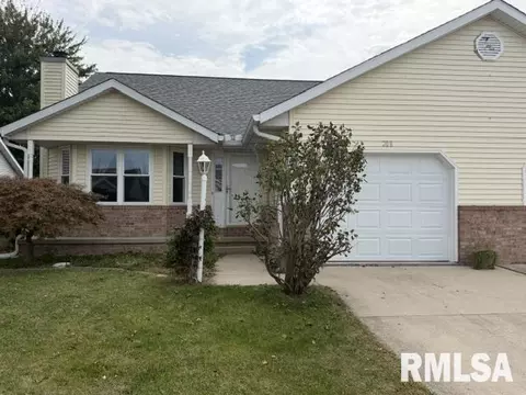 208 Eagle Ridge Dr, Chatham, IL 62629