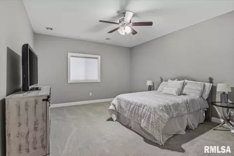 Bedroom - 6620 Phlox Dr, Springfield, IL 62712 photo 6 of 7