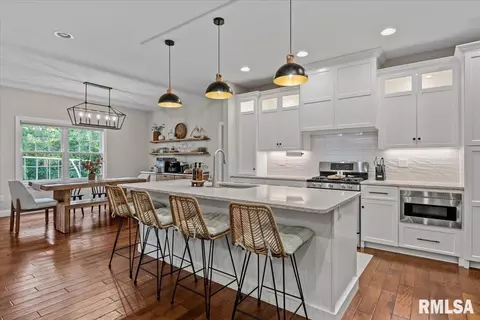 Kitchen - 6620 Phlox Dr, Springfield, IL 62712 photo 1 of 4