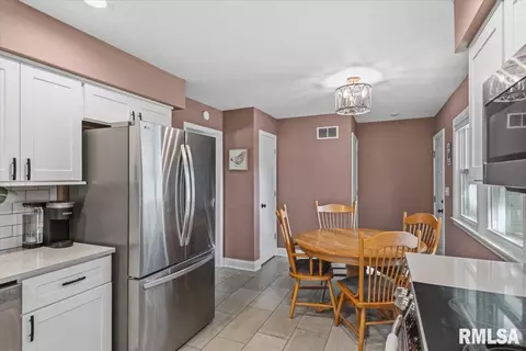 Other - 2104 Parkview Dr, Springfield, IL 62704 photo 7 of 14