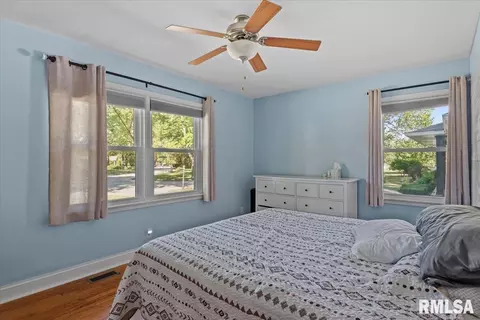 Bedroom - 2104 Parkview Dr, Springfield, IL 62704 photo 1 of 5
