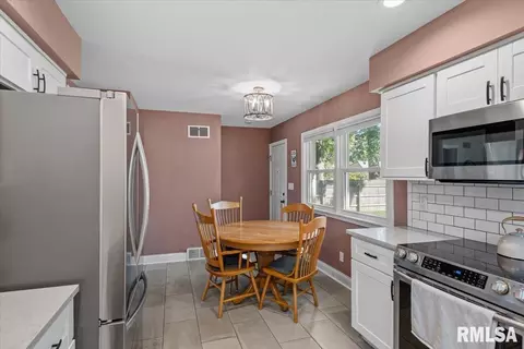 Other - 2104 Parkview Dr, Springfield, IL 62704 photo 8 of 14
