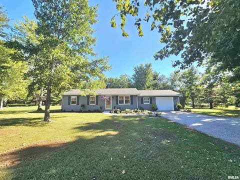 15636 Sunset St, Petersburg, IL 62675