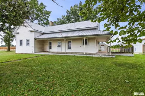1219 Covered Bridge Rd, Glenarm, IL 62536