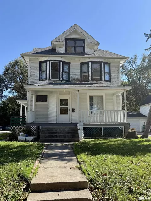 263 Fulton St, Galesburg, IL 61401