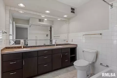 Bath - 1309 S Douglas Ave, Springfield, IL 62704 photo 2 of 2