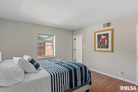 Bedroom - 1309 S Douglas Ave, Springfield, IL 62704 photo 6 of 7