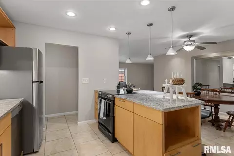 Kitchen - 1309 S Douglas Ave, Springfield, IL 62704 photo 3 of 5