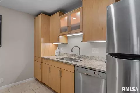 Kitchen - 1309 S Douglas Ave, Springfield, IL 62704 photo 5 of 5