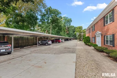 Exterior - 1309 S Douglas Ave, Springfield, IL 62704 photo 5 of 6