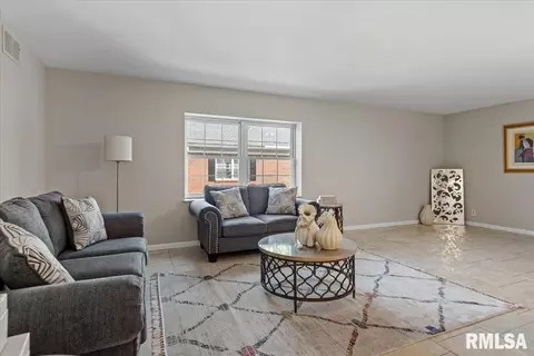 Living - 1309 S Douglas Ave, Springfield, IL 62704 photo 1 of 4