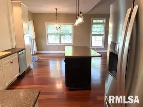 Kitchen - 1620 Hoechester Rd, Springfield, IL 62712 photo 7 of 7