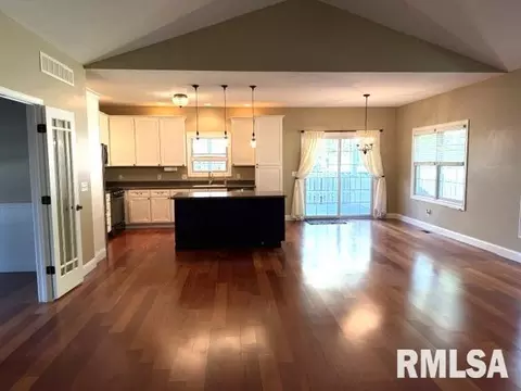 Living - 1620 Hoechester Rd, Springfield, IL 62712 photo 4 of 8