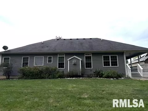 Exterior - 1620 Hoechester Rd, Springfield, IL 62712 photo 3 of 9