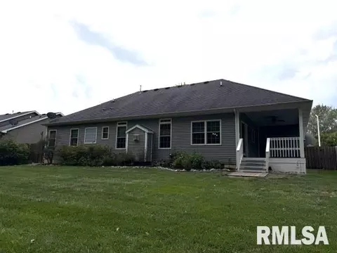 Exterior - 1620 Hoechester Rd, Springfield, IL 62712 photo 2 of 9