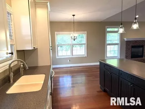 Kitchen - 1620 Hoechester Rd, Springfield, IL 62712 photo 5 of 7