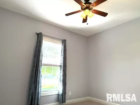 Bedroom - 1620 Hoechester Rd, Springfield, IL 62712 photo 4 of 7