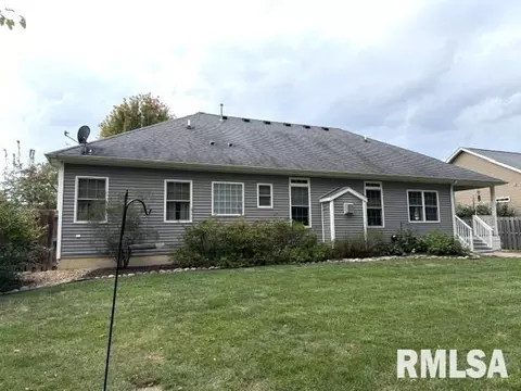 Exterior - 1620 Hoechester Rd, Springfield, IL 62712 photo 4 of 9