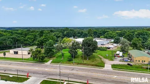 3945 Peoria Rd, Springfield, IL 62702 photo 2