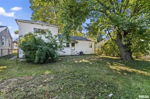 Exterior - 47 Lilac Ln, Springfield, IL 62702 photo 2 of 3