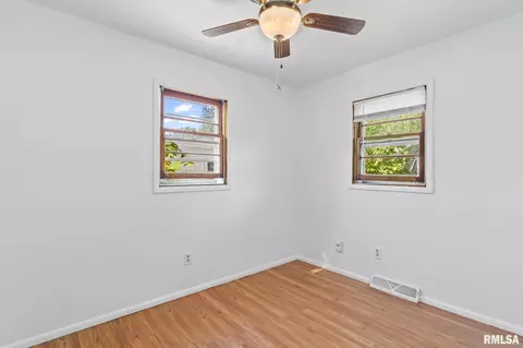 Bedroom - 47 Lilac Ln, Springfield, IL 62702 photo 2 of 7