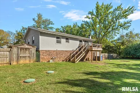 Exterior - 425 Pakey Rd, Springfield, IL 62712 photo 5 of 9