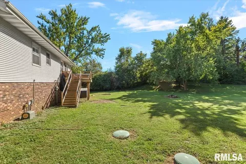 Exterior - 425 Pakey Rd, Springfield, IL 62712 photo 4 of 9